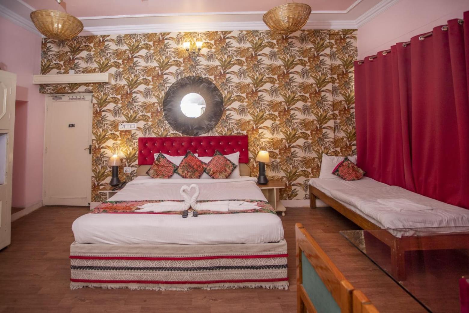 FabHotel Pink Palace Sindhi Camp Jaipur Bagian luar foto